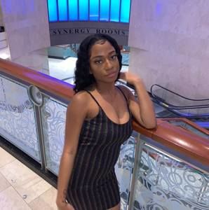 Meet your Posher, Simone